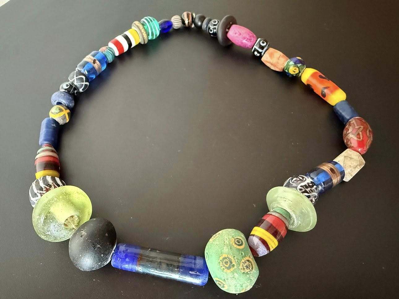 Из Украины под видом бижутерии пытались вывезти уникальный археологический клад. Подробности и фото