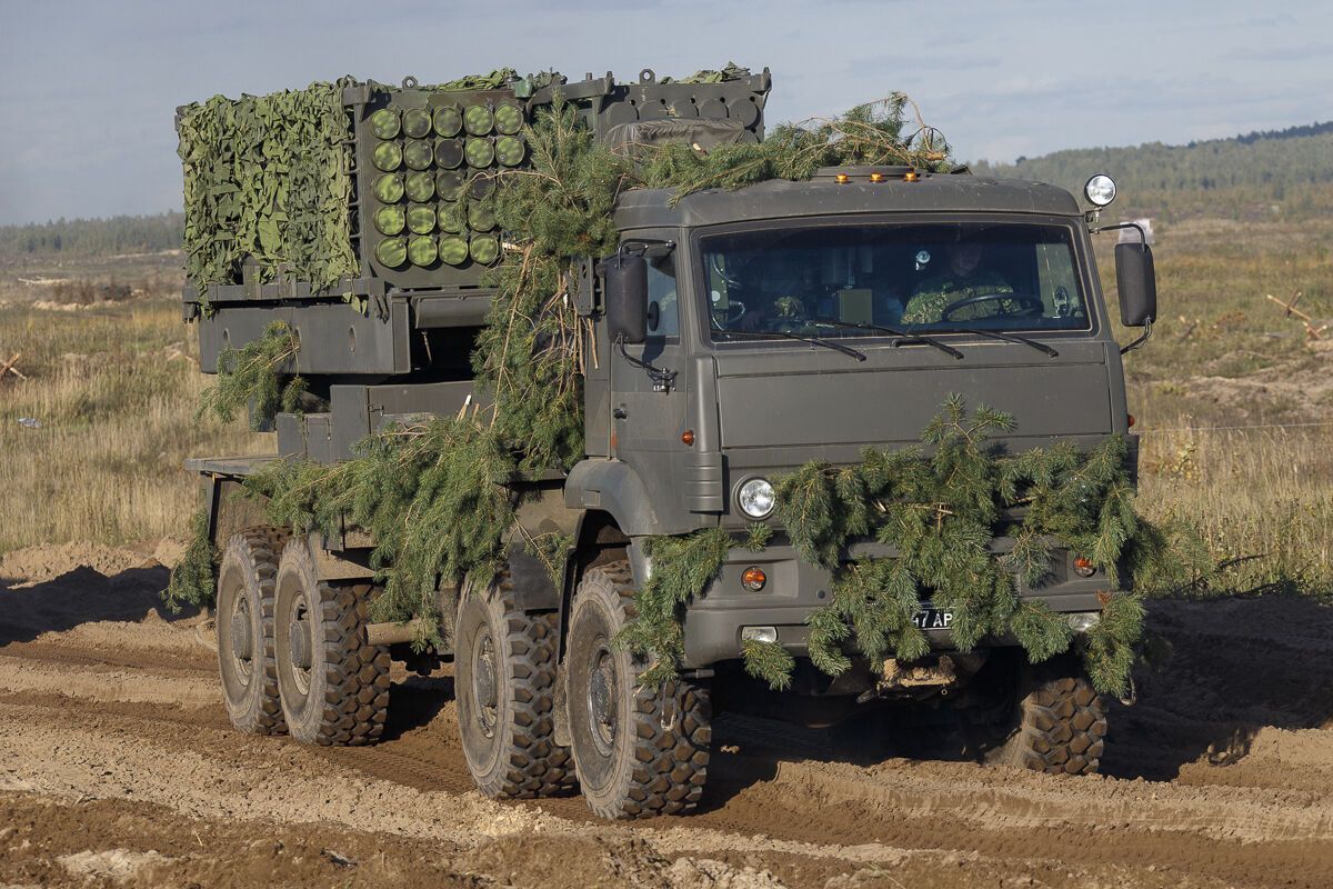 ЗСУ спалили рідкісну інженерну систему дистанційного мінування РФ "Зємлєдєліє". Відео