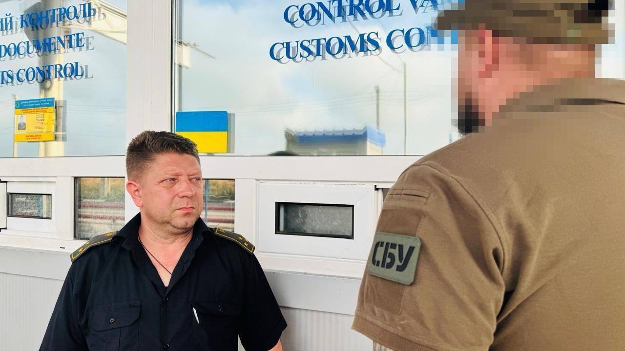В Украине проходят масштабные обыски на таможне в трех областях: что известно. Фото