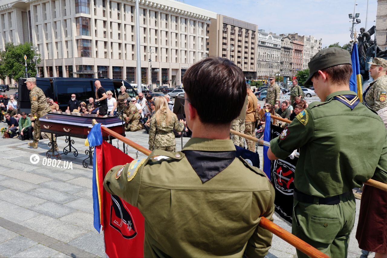 Вернулся на щите: в Киеве попрощались с военным, участником "Пласта" Романом Орищенко. Фото