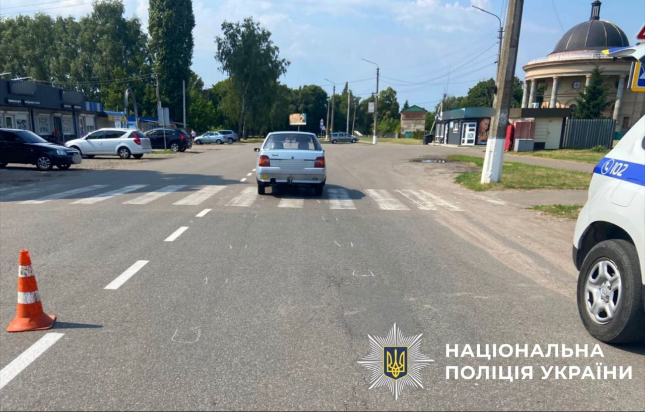 На Киевщине легковушка на пешеходном переходе сбила женщину. Подробности ДТП и фото