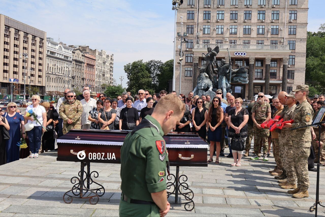 Вернулся на щите: в Киеве попрощались с военным, участником "Пласта" Романом Орищенко. Фото