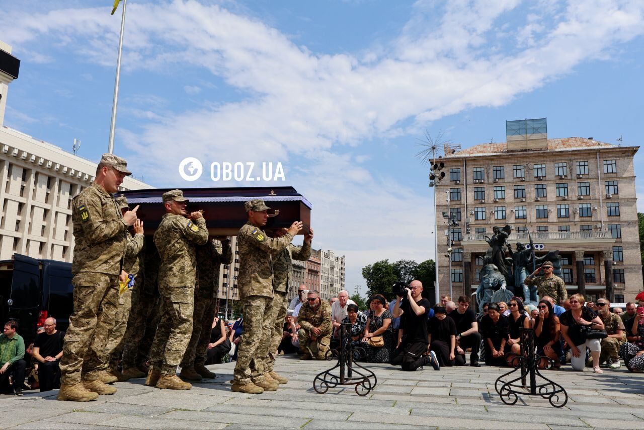 Вернулся на щите: в Киеве попрощались с военным, участником "Пласта" Романом Орищенко. Фото