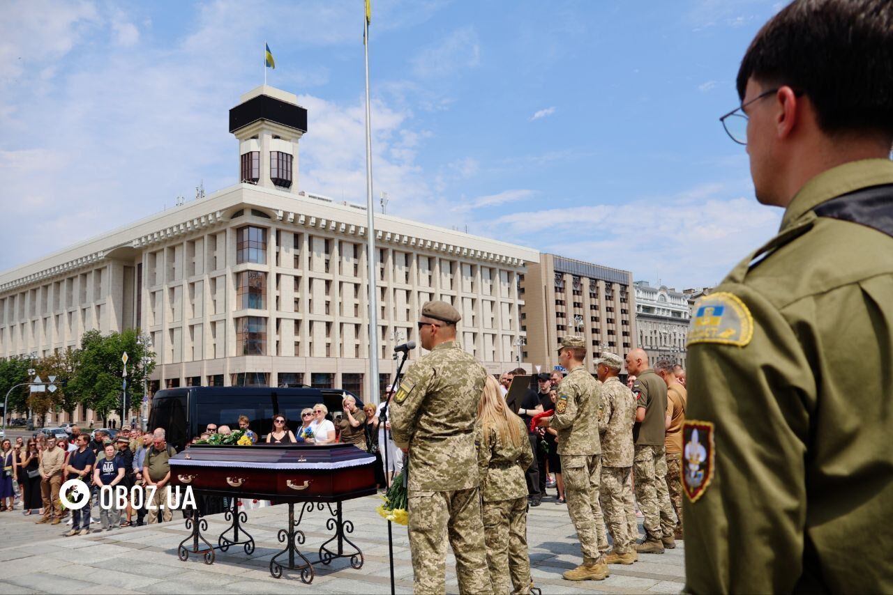 Вернулся на щите: в Киеве попрощались с военным, участником "Пласта" Романом Орищенко. Фото