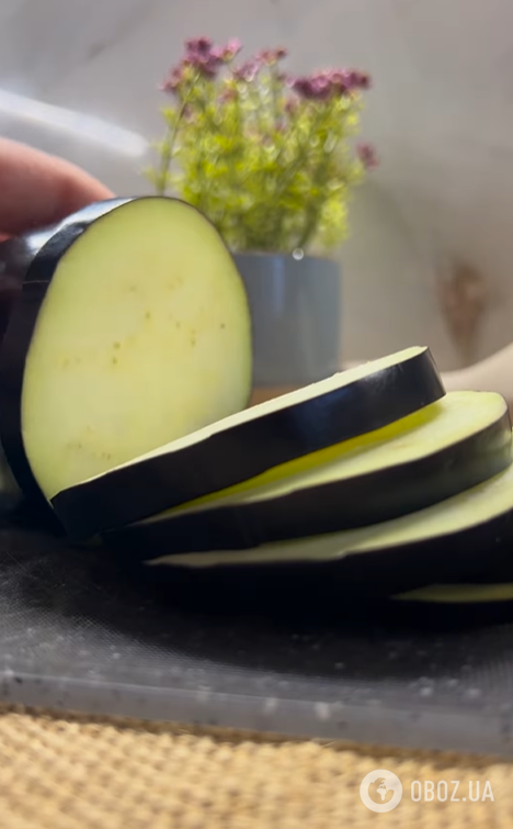 Какую вкусную закуску приготовить из баклажанов: с сыром и чесноком