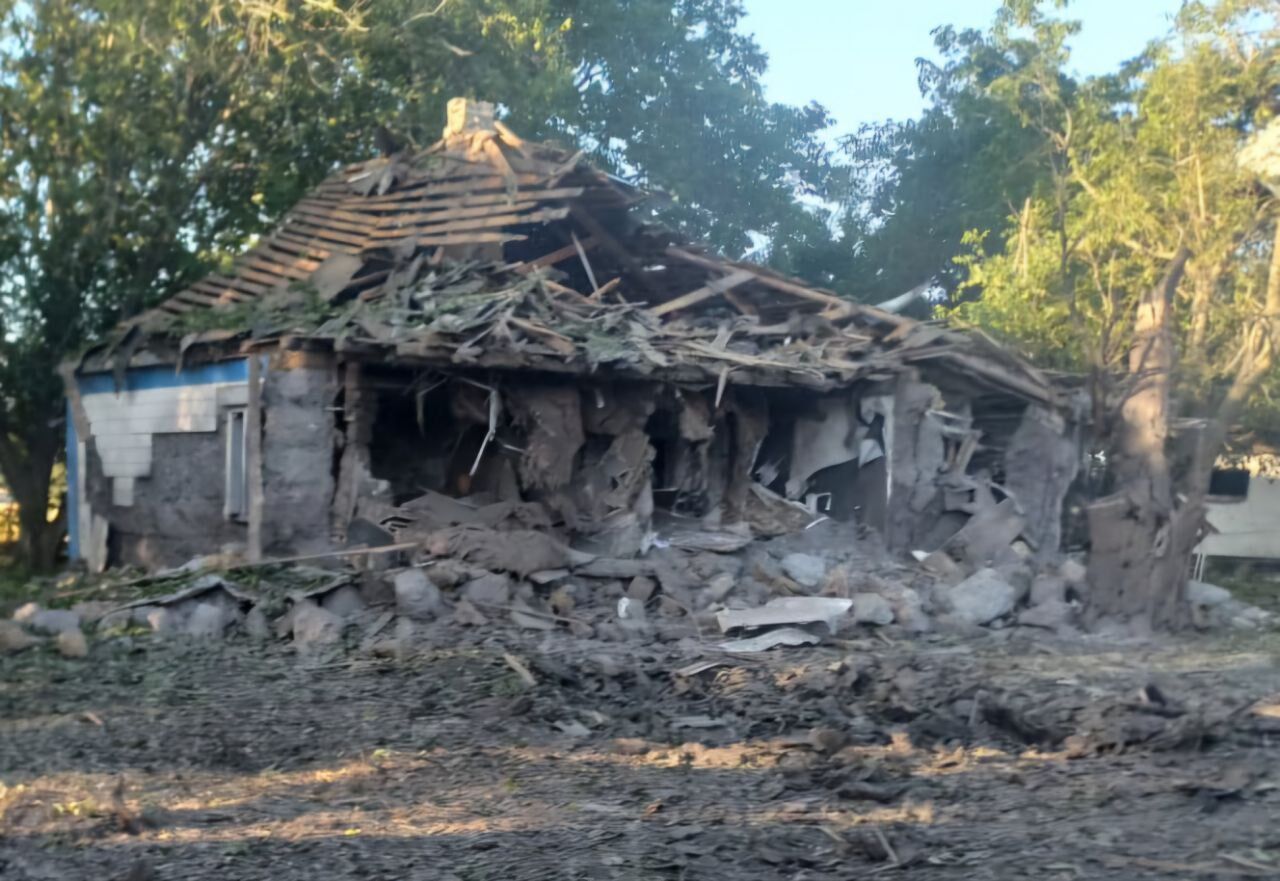 Из-под завалов спасали детей: оккупанты ударили по Днепропетровщине, есть пострадавшие. Фото