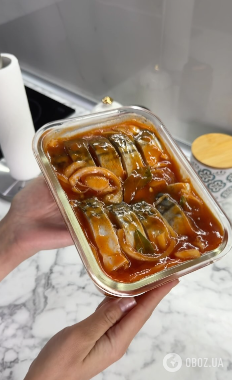 Самая вкусная скумбрия в томатном маринаде: можно есть уже через сутки