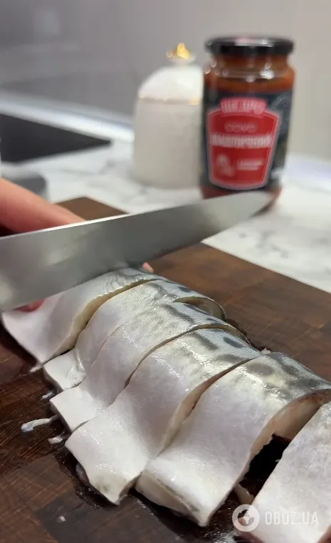 Самая вкусная скумбрия в томатном маринаде: можно есть уже через сутки