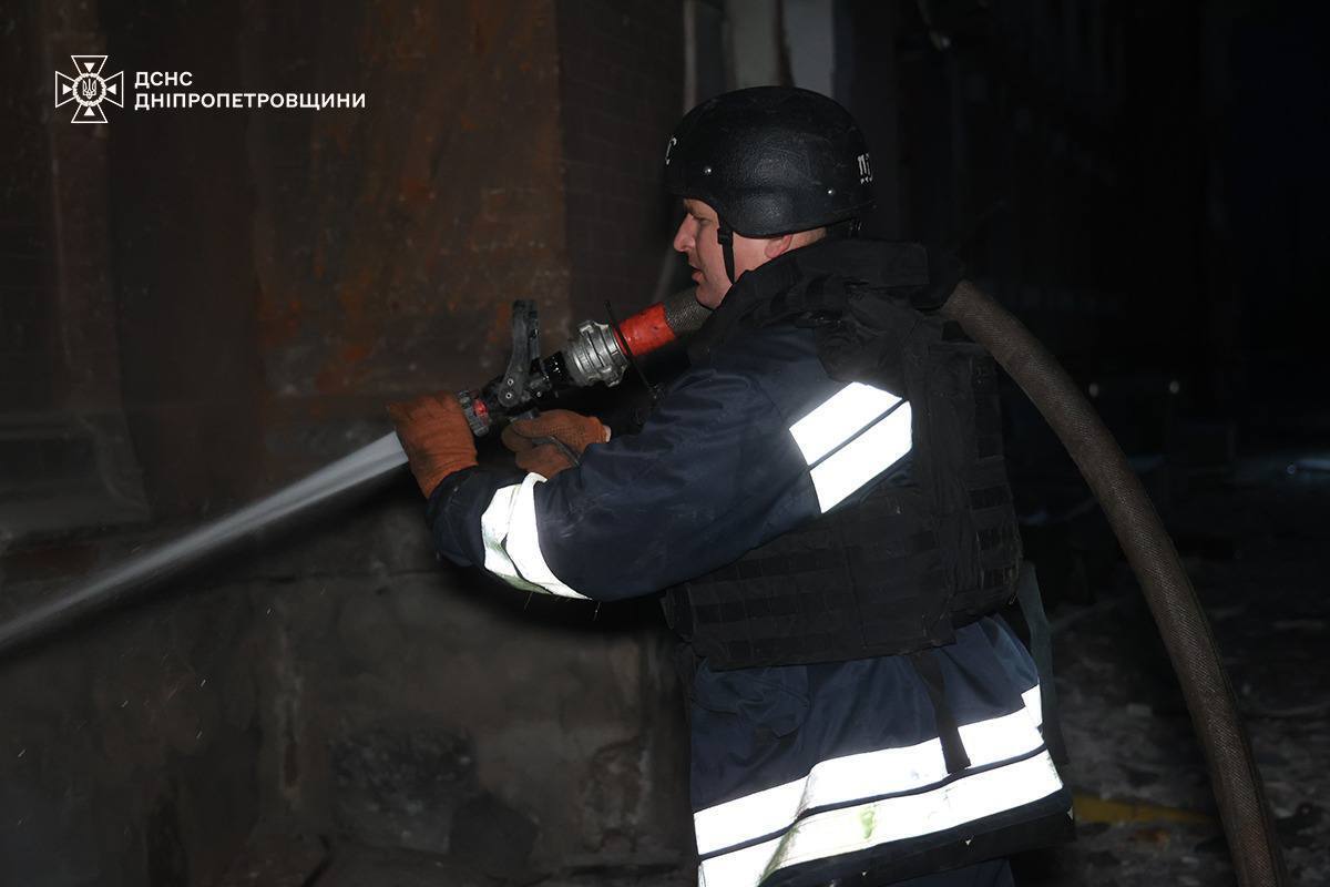 Оккупанты атаковали железнодорожный вокзал в Синельниково на Днепропетровщине. Фото и видео