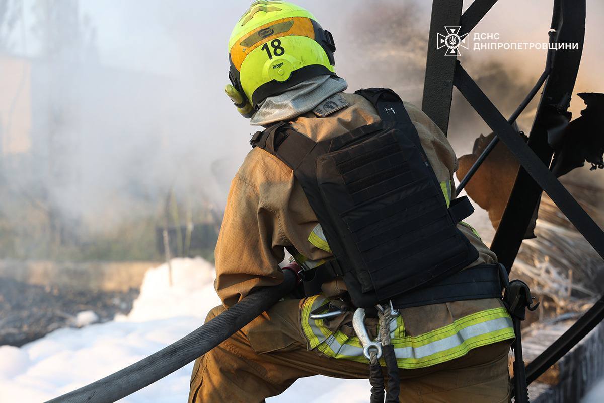 Оккупанты атаковали железнодорожный вокзал в Синельниково на Днепропетровщине. Фото и видео