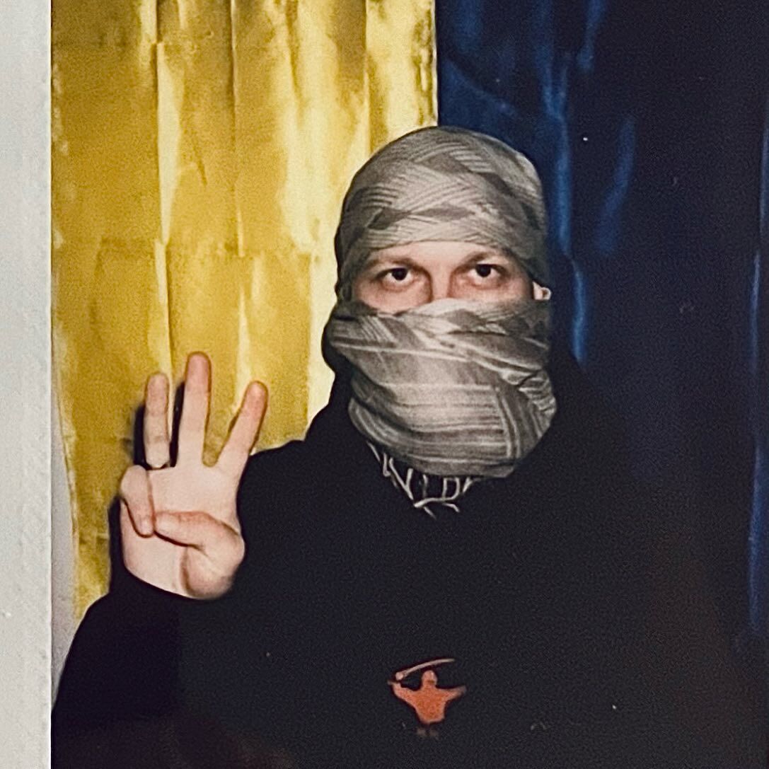 Скандал на "Золотій дзизі": актор Темляк, якого звинуватили в домашньому насильстві, публічно зрікся нагороди та назвав причину