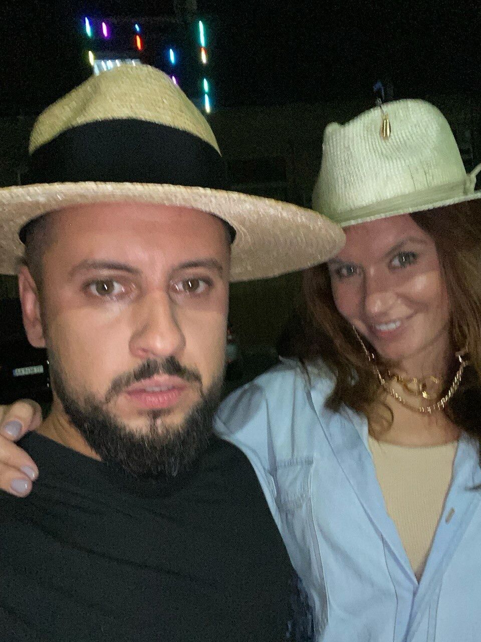 Монатік ніжно привітав дружину з днем народження та показав, як вона змінилася за 10 років шлюбу. Фото