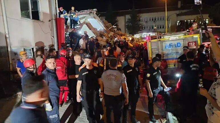 У Туреччині стався потужний землетрус: є жертва, десятки людей постраждали. Фото і відео