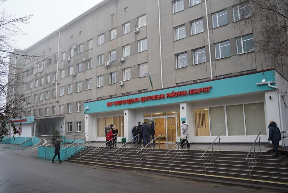 "Потреби в терміновій госпіталізації не бачу": у лікарні під Києвом молода лікарка не надала допомогу літньому чоловікові, він помер