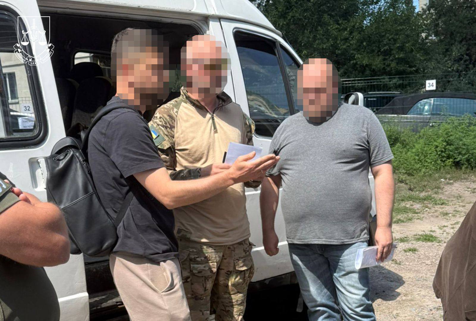 Проведены десятки обысков: в Украине разоблачили схемы уклонения от мобилизации с помощью фиктивных медсправок. Фото и видео