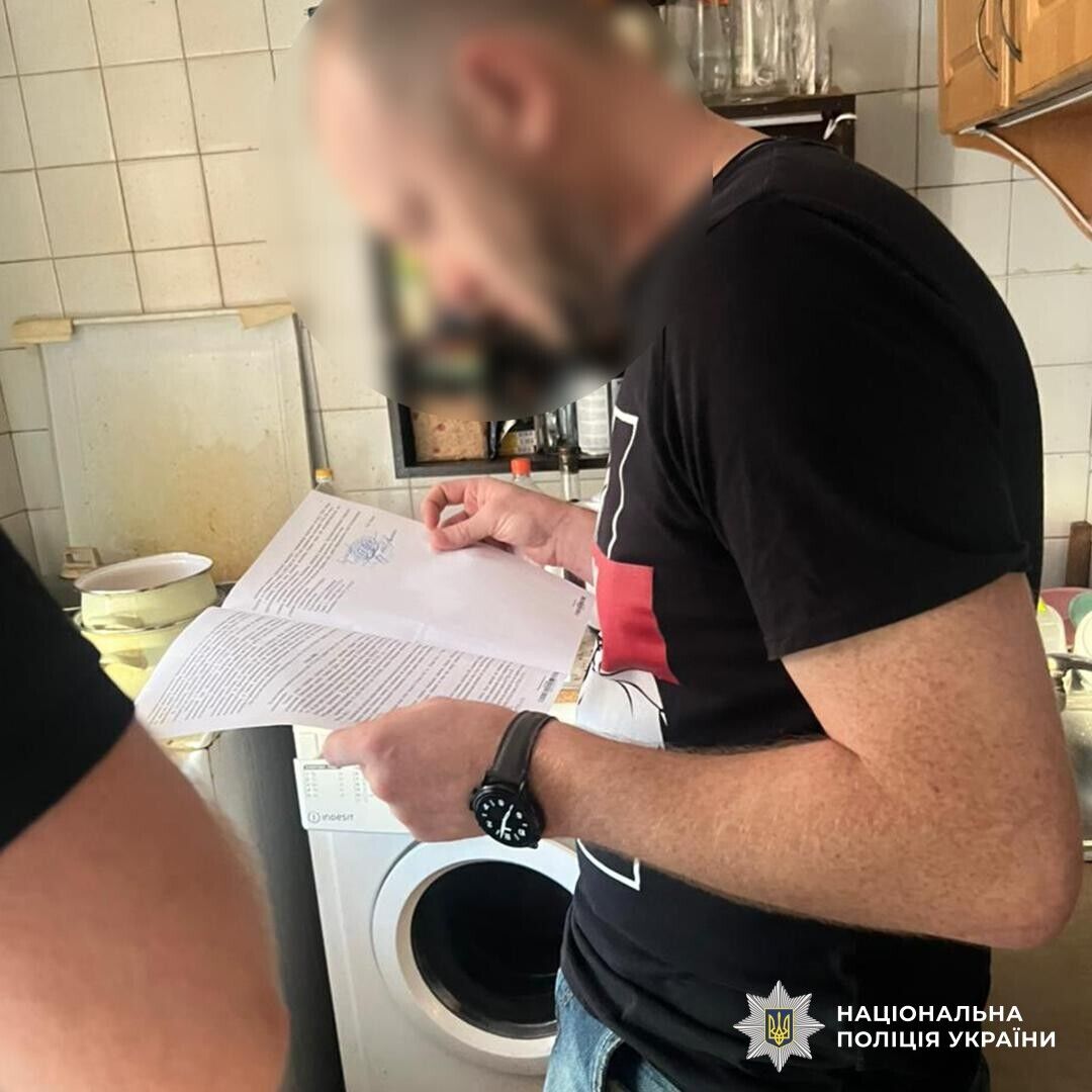 Проведены десятки обысков: в Украине разоблачили схемы уклонения от мобилизации с помощью фиктивных медсправок. Фото и видео