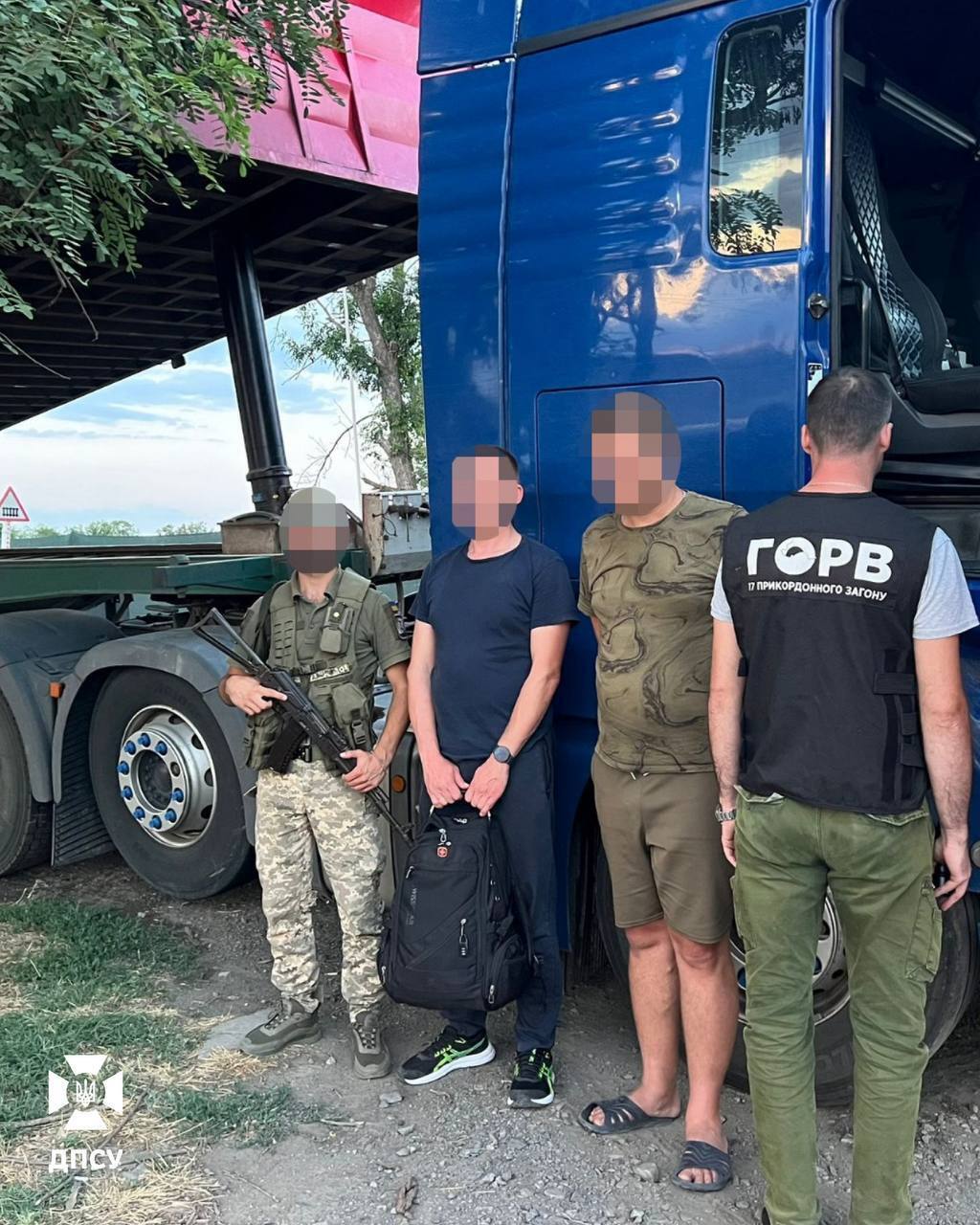 "Сховки" вийшли на новий рівень: прикордонники викрили батька і сина на "схемі" з перевезенням ухилянтів у Румунію. Фото і відео