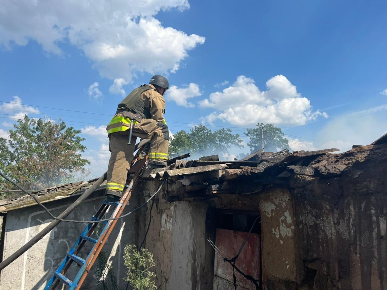 Окупанти вдарили дронами й артилерією по Дніпропетровщині: постраждало шість осіб. Фото