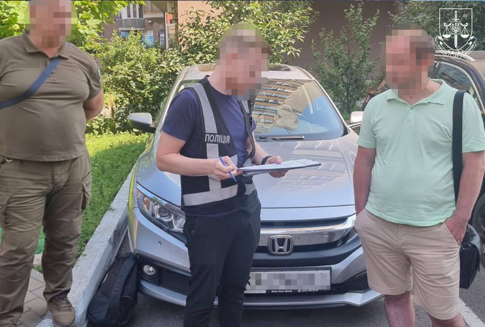 Проведены десятки обысков: в Украине разоблачили схемы уклонения от мобилизации с помощью фиктивных медсправок. Фото и видео