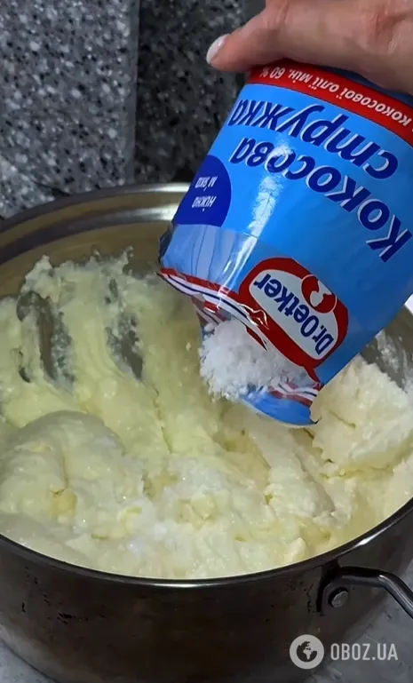 Елементарний торт ''Рафаелло'' без випікання: готується 10 хвилин
