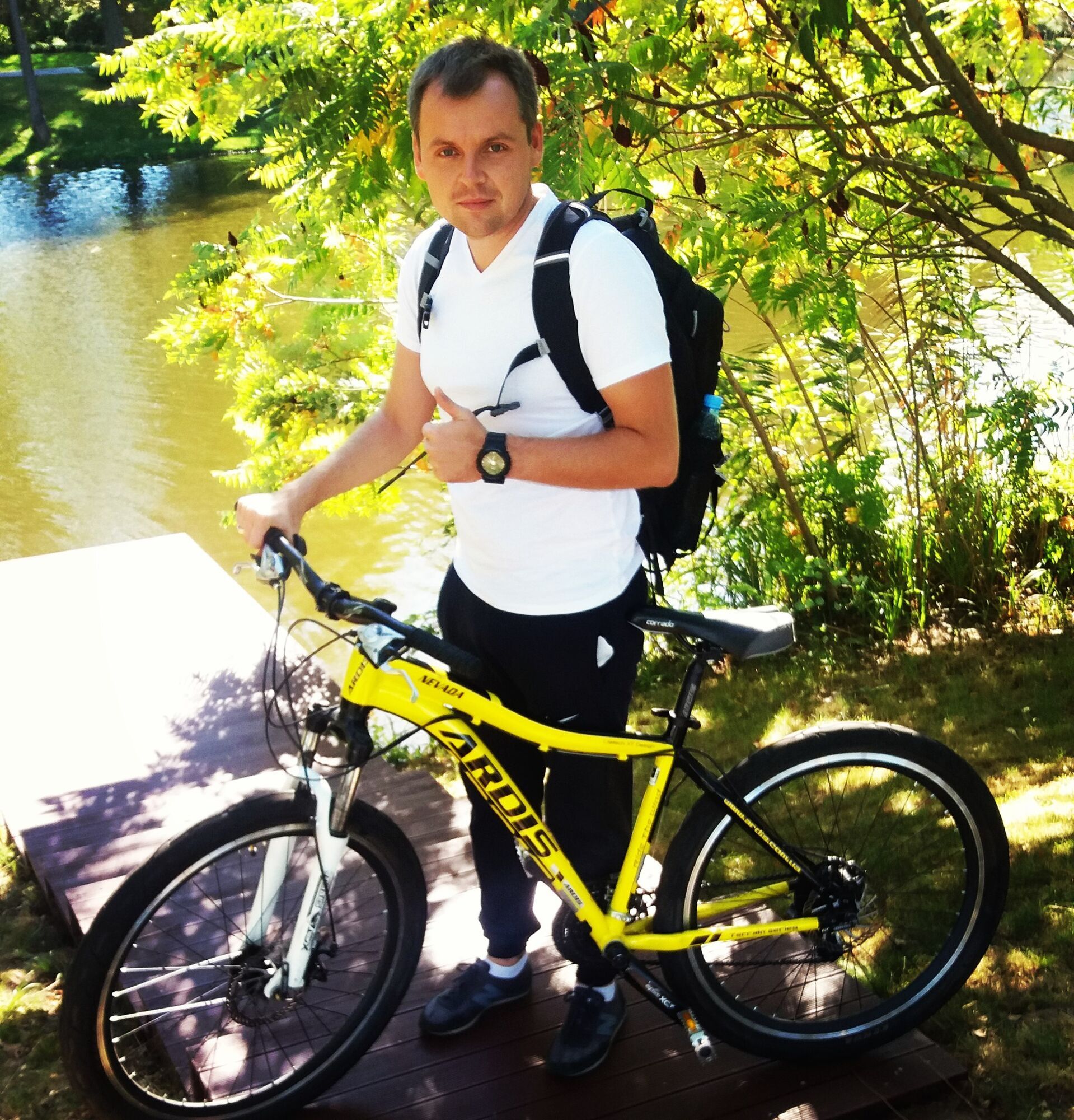 В Киеве не разминулись двое велосипедистов, один из них погиб под колесами фуры: почему проблема с велодорожками является угрожающей