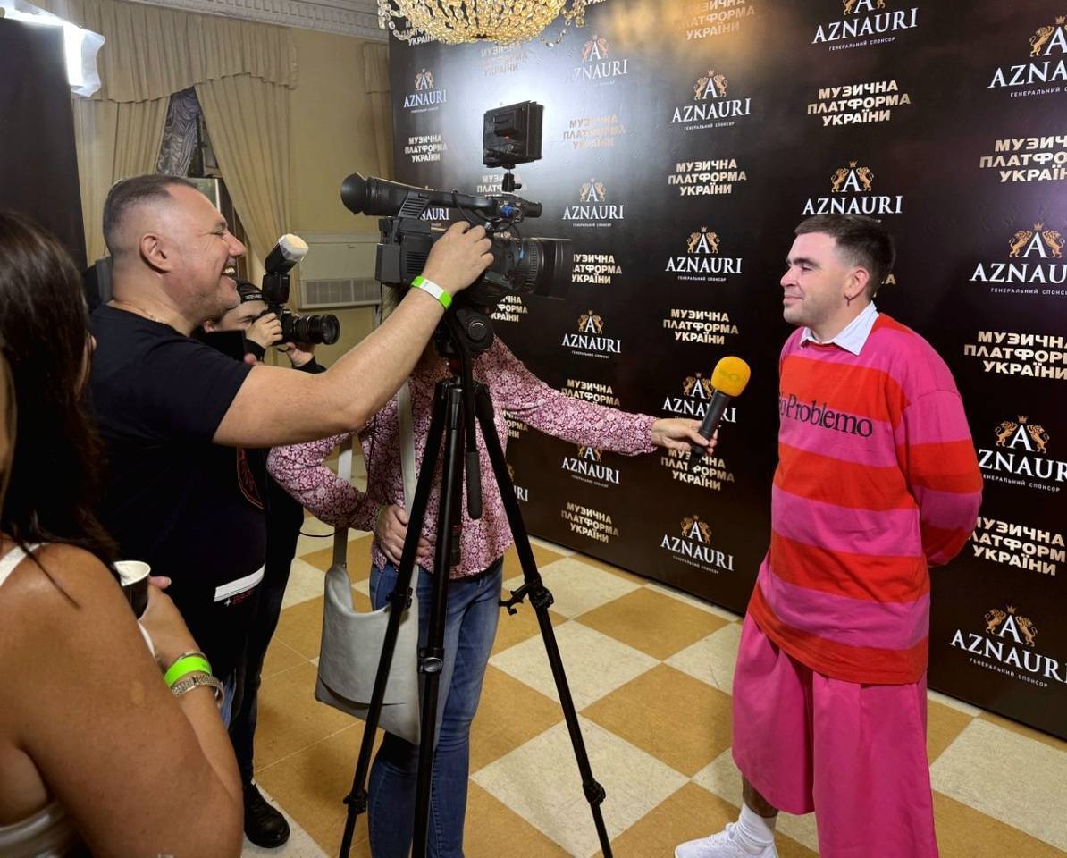 "Если мне вручат повестку..." Wellboy, который стал военнообязанным, рассказал о брони и отношении к мобилизации