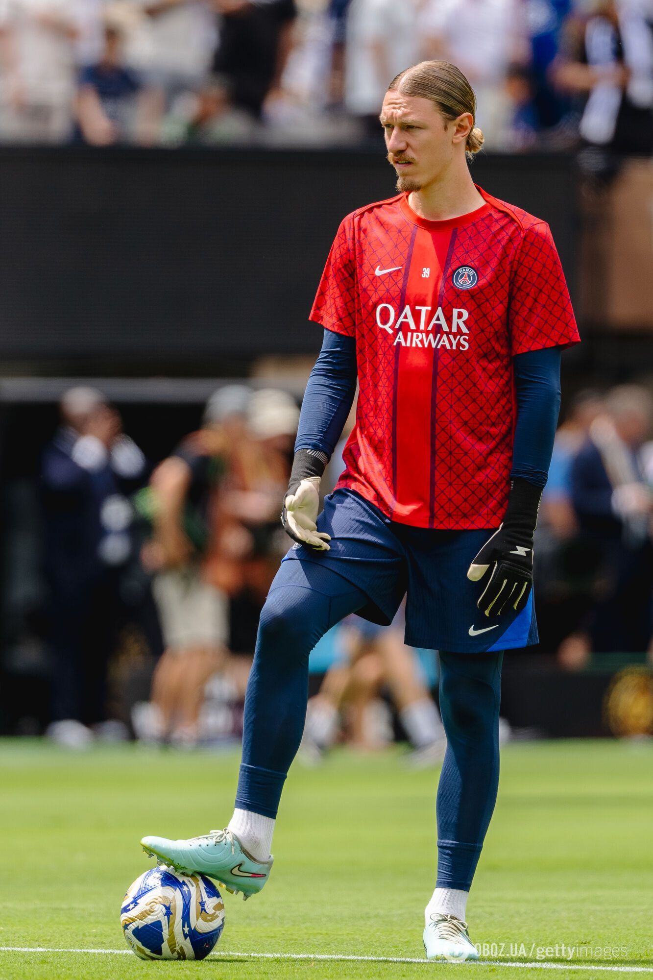 ПСЖ заради українця виганяє голкіпера збірної Росії, щоб "мінімізувати іміджеві та політичні ризики"