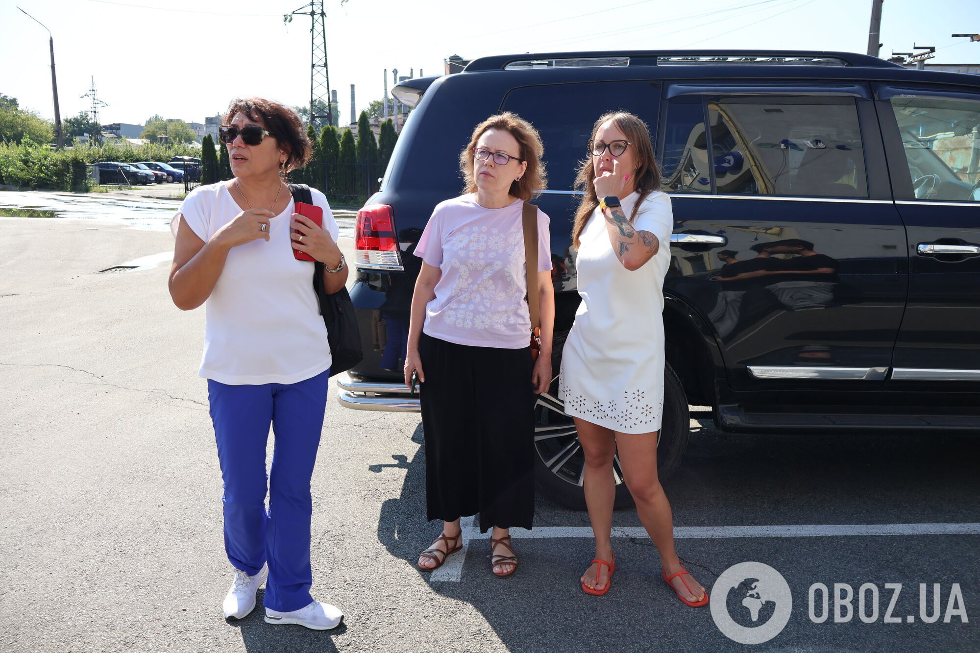 "Не опускаем руки, а работаем на победу": офис OBOZ.UA после российской атаки посетила особенная гостья из Нидерландов. Фото