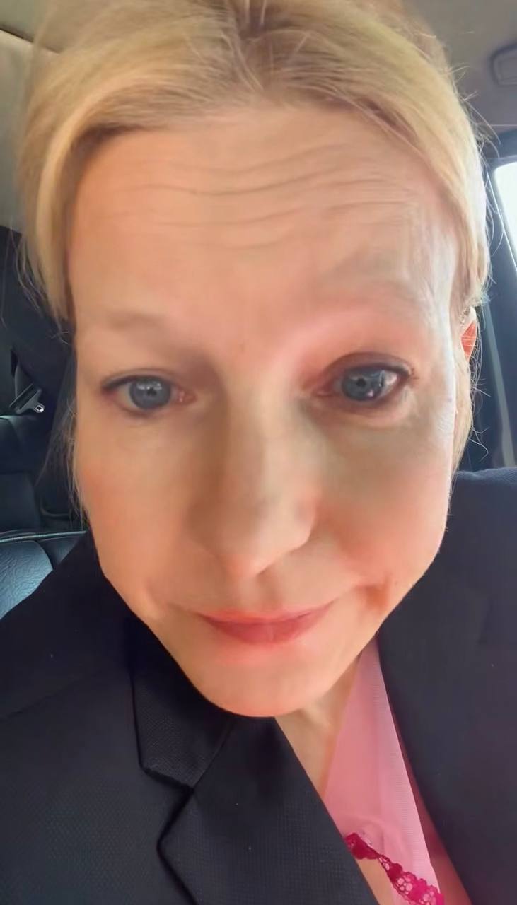 Російська актриса-опозиціонерка влаштувалася на "принизливу" роботу в Парижі та&nbsp;викликала хвилю глузувань