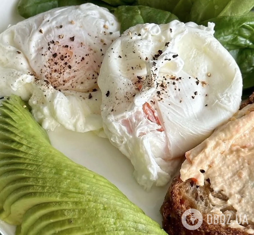 Готовые яйца пашот