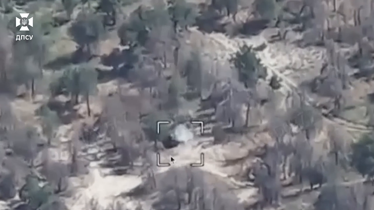 Удар по логистике: на южном направлении пограничники уничтожили лодку и автомобили врага. Видео