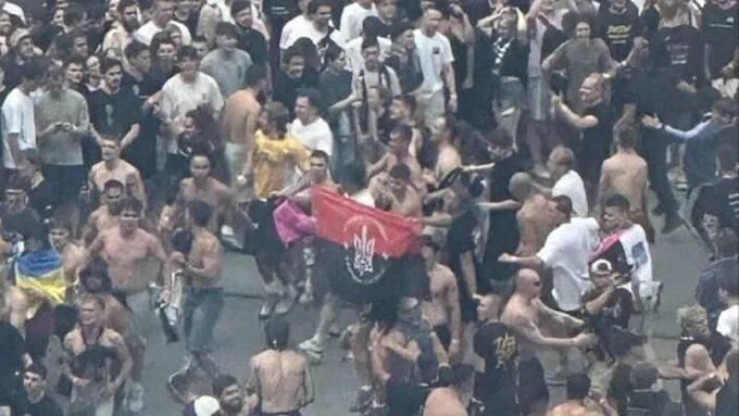 "Выступал на русском языке": посол в Польше возмутился присутствием украинцев на концерте Коржа в Варшаве