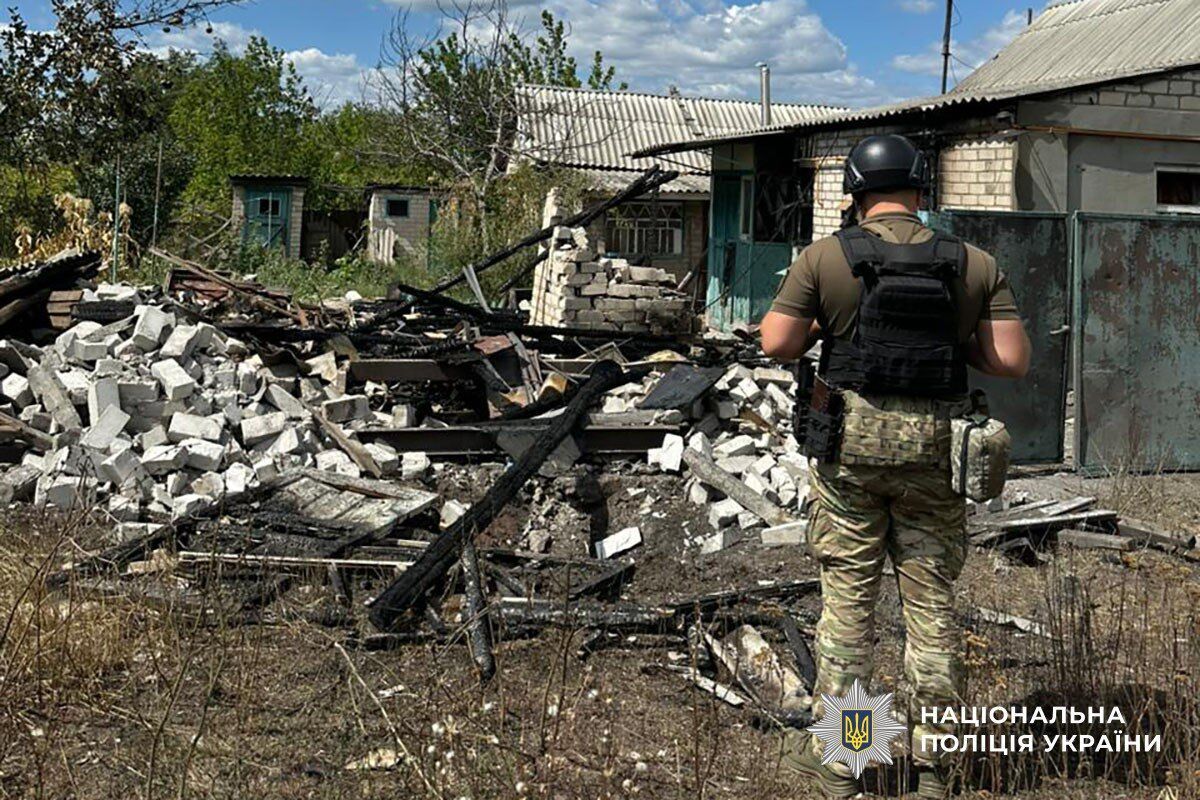 Росіяни атакували карету швидкої і легкові авто на Херсонщині та Донеччині: є загиблі й поранені. Фото