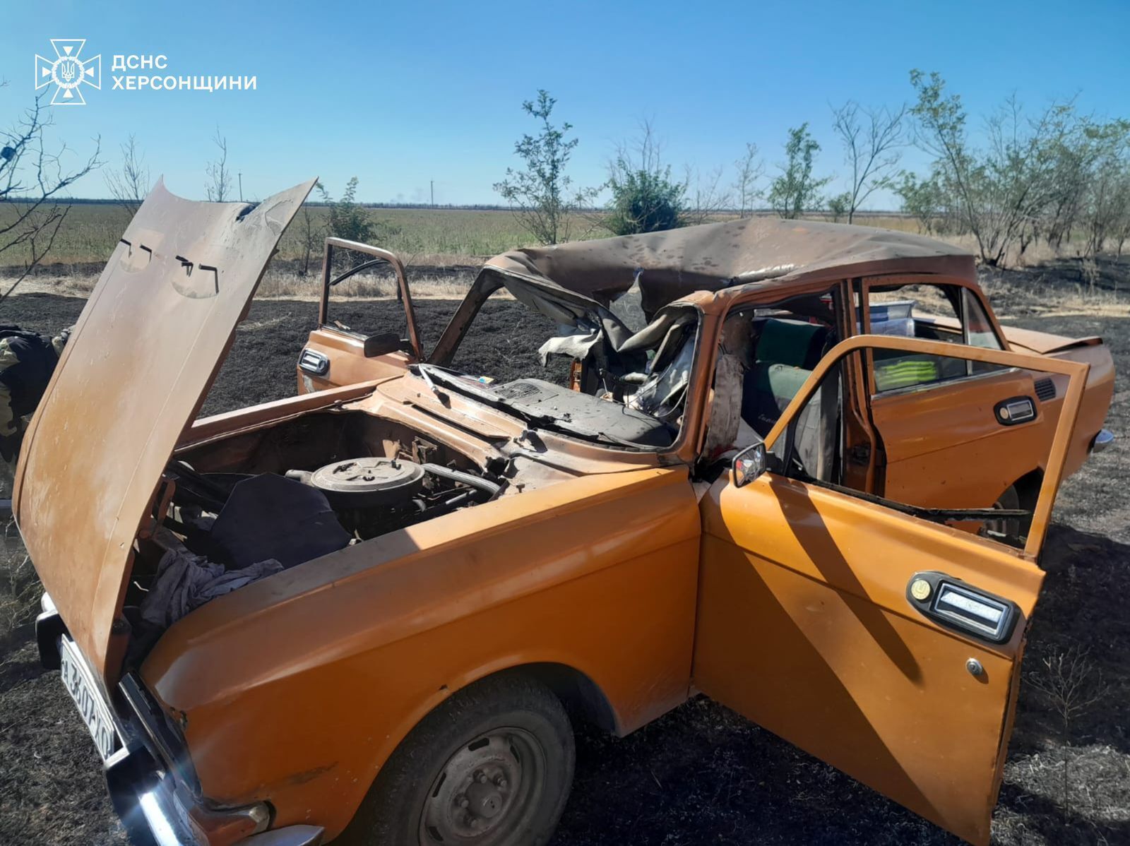 Росіяни атакували карету швидкої і легкові авто на Херсонщині та Донеччині: є загиблі й поранені. Фото