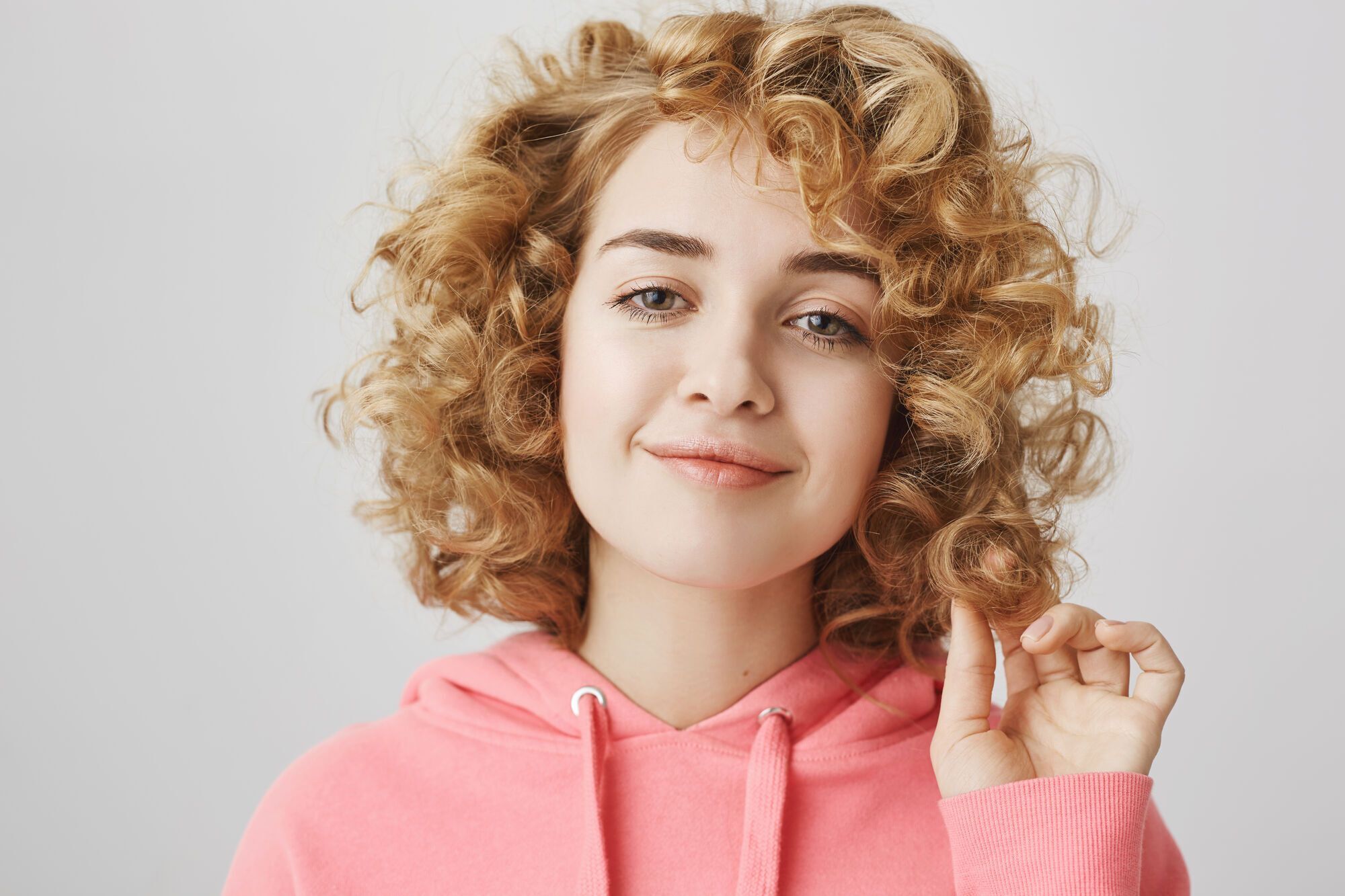 Какие короткие стрижки будут в тренде осенью: выбор знаменитостей