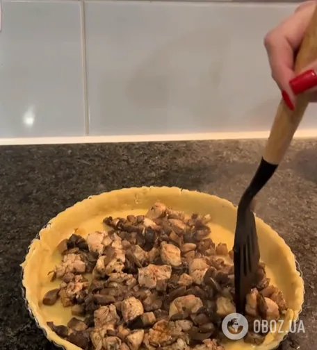 Сытный киш с курицей и грибами для обеда или ужина: как приготовить удачное песочное тесто