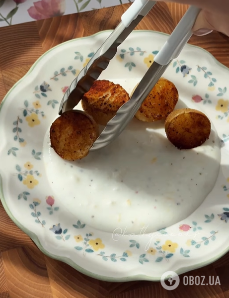 Как вкусно приготовить молодой картофель в духовке: подайте с нежным чесночным соусом