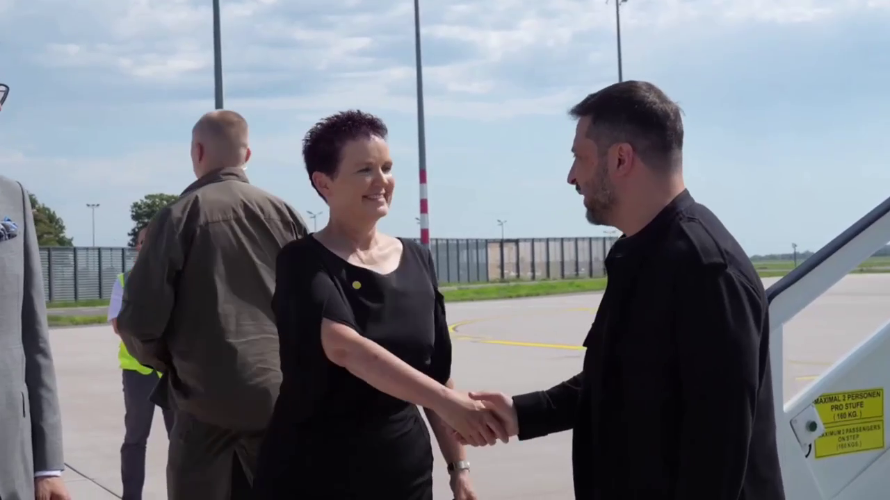 Зеленський прибув до Берліна та зустрівся з Мерцом: відбулася спільна відеоконференція з Трампом. Фото та відео