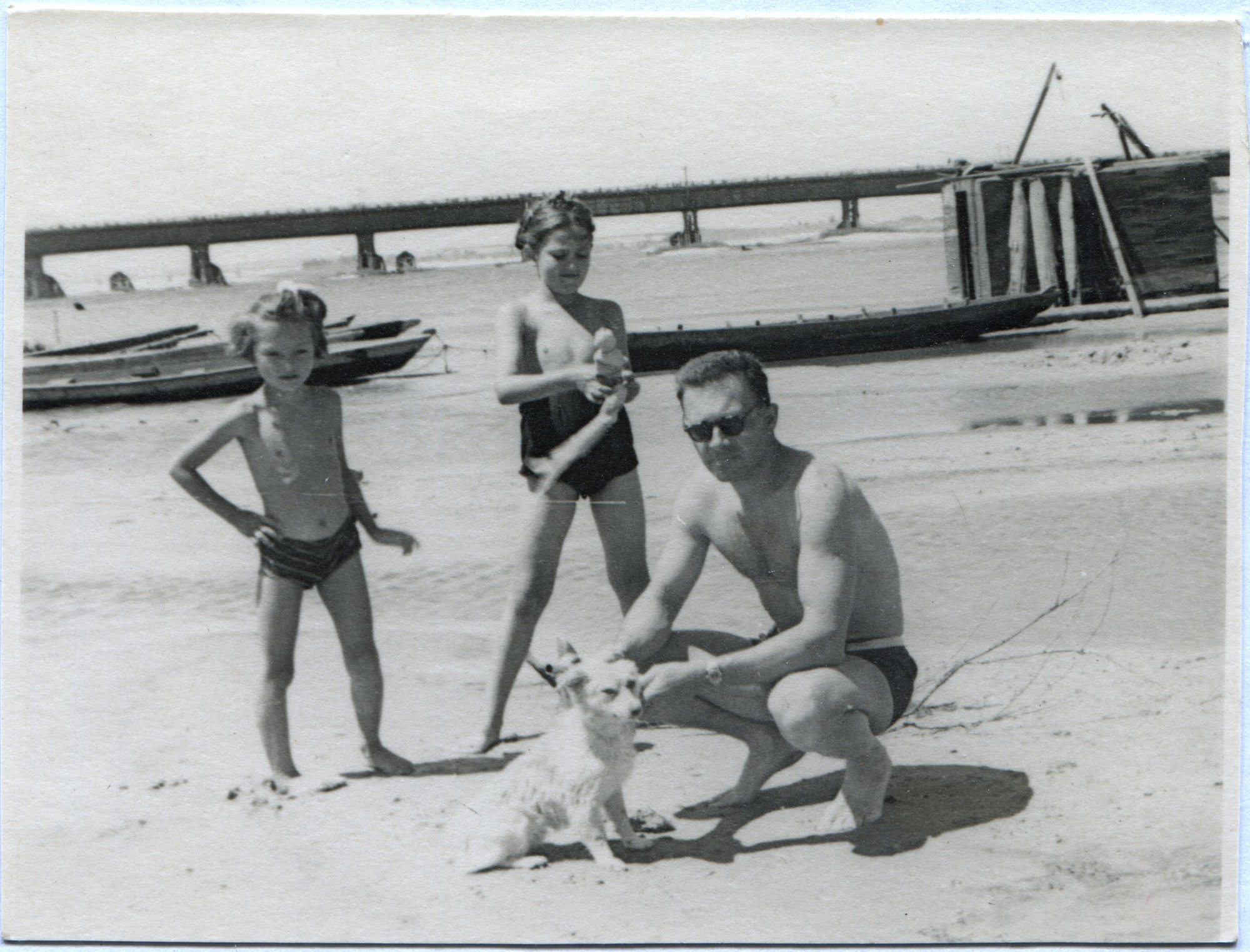 Дніпро у 40-х роках: у мережі показали архівні фото міста влітку