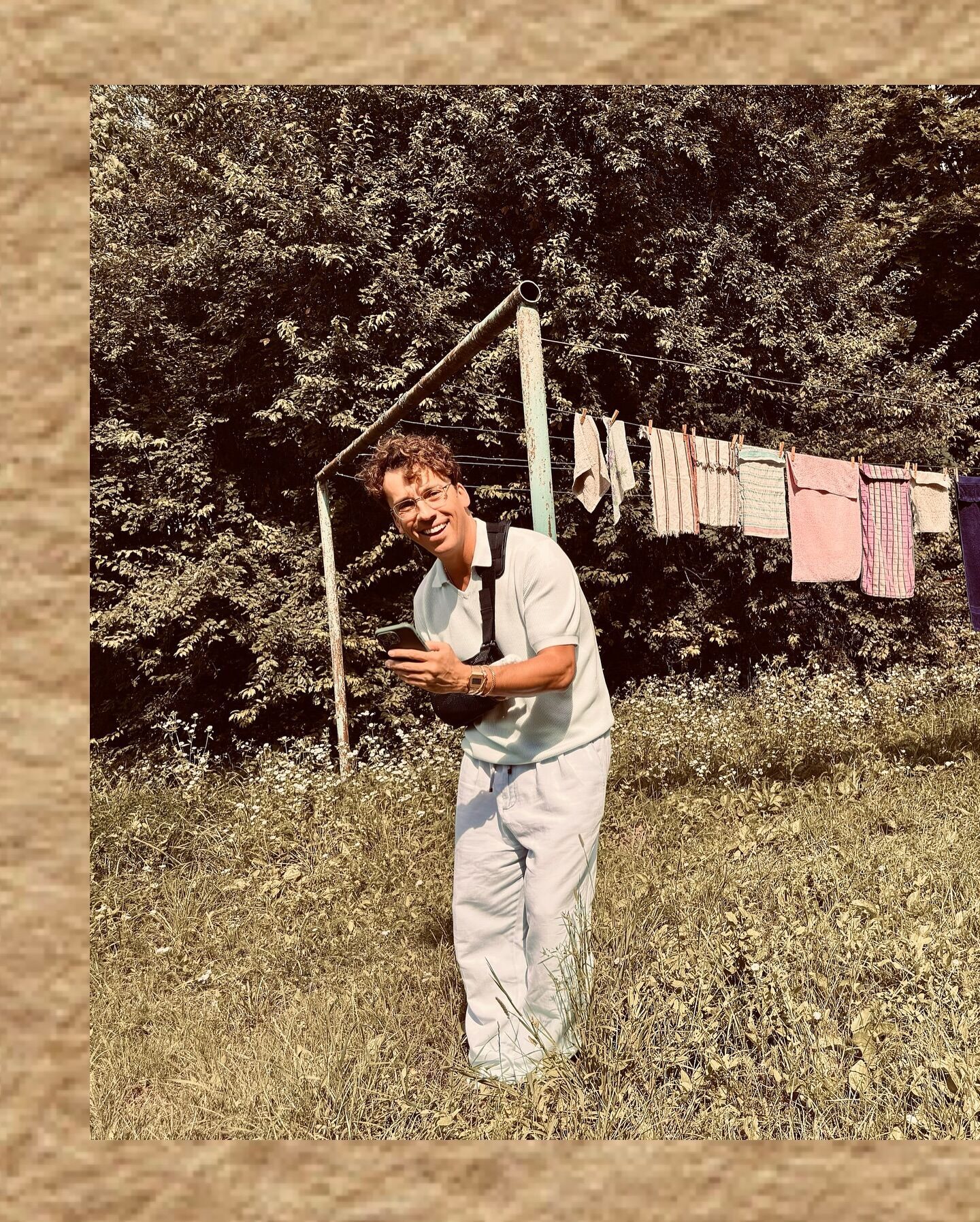 Галкин спустя неделю после ДТП показал новые фото с загипсованной рукой и ошеломил сеть