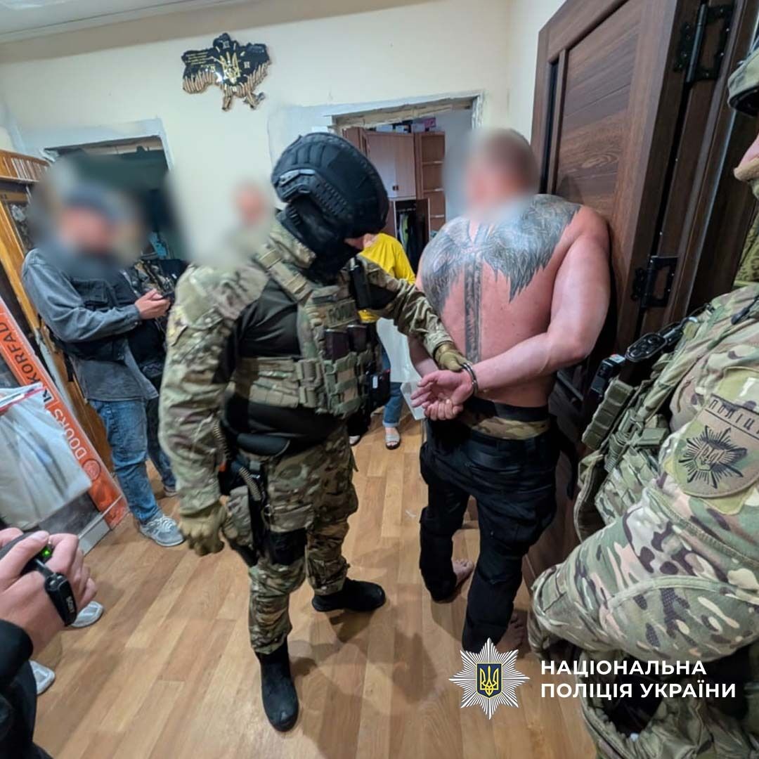 Организовывали выезд в пять стран: полиция перекрыла десятки каналов незаконной переправки лиц за границу. Фото