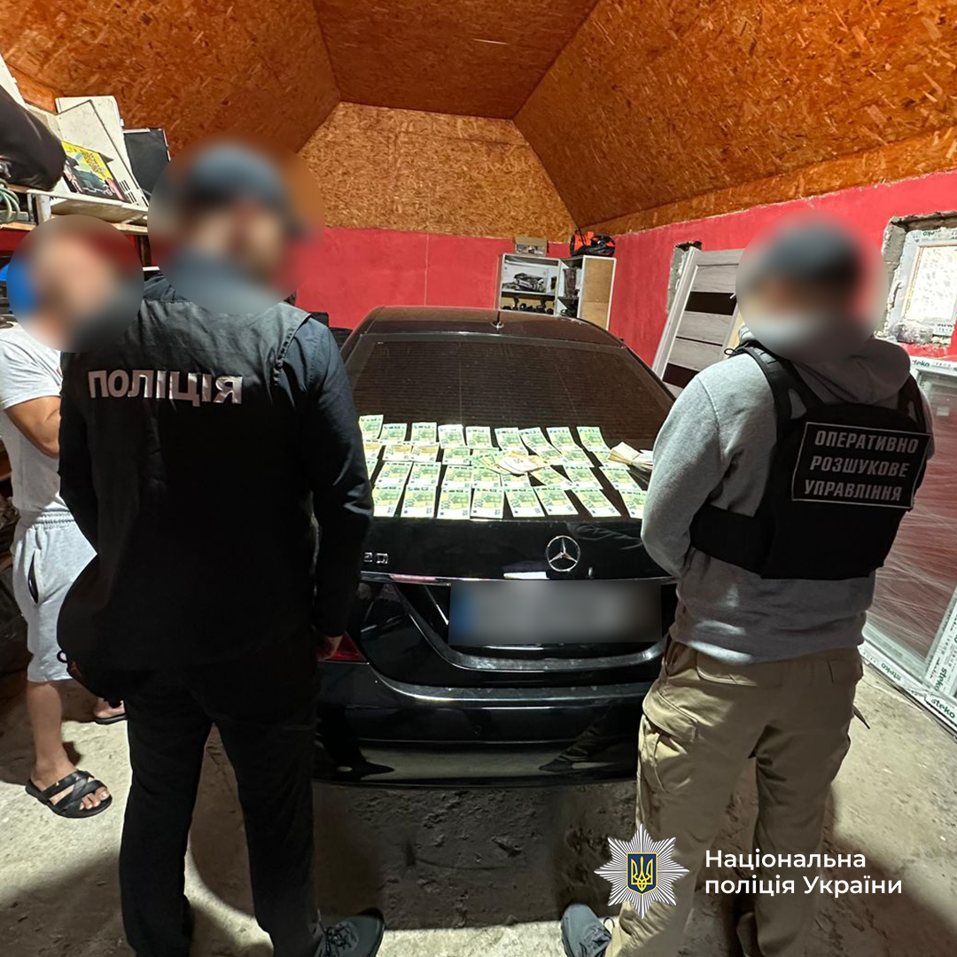 Организовывали выезд в пять стран: полиция перекрыла десятки каналов незаконной переправки лиц за границу. Фото