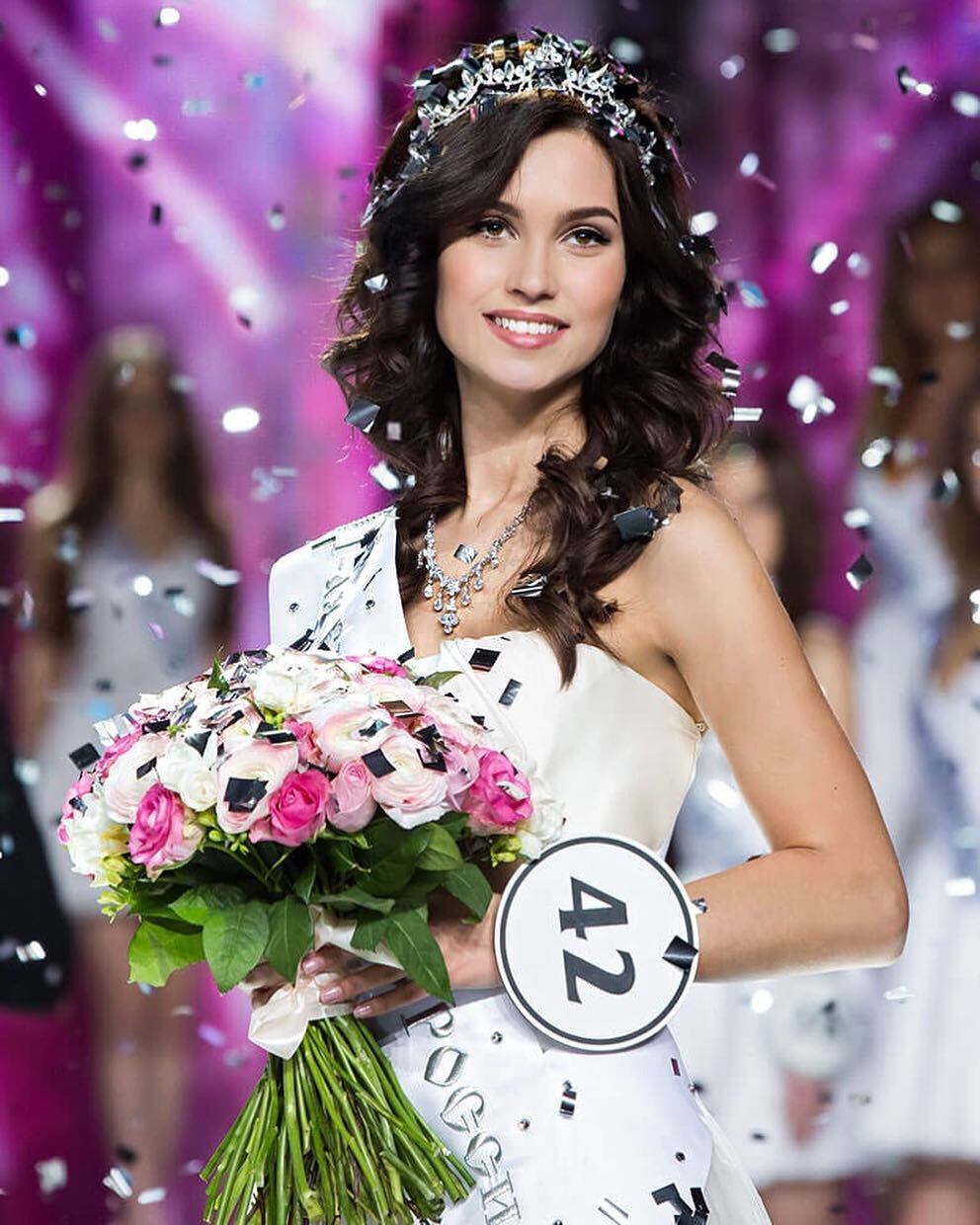 Лось влетів у лобове скло: "Міс Росія Всесвіт" загинула в ДТП, але про це згадали лише через місяць. Фото