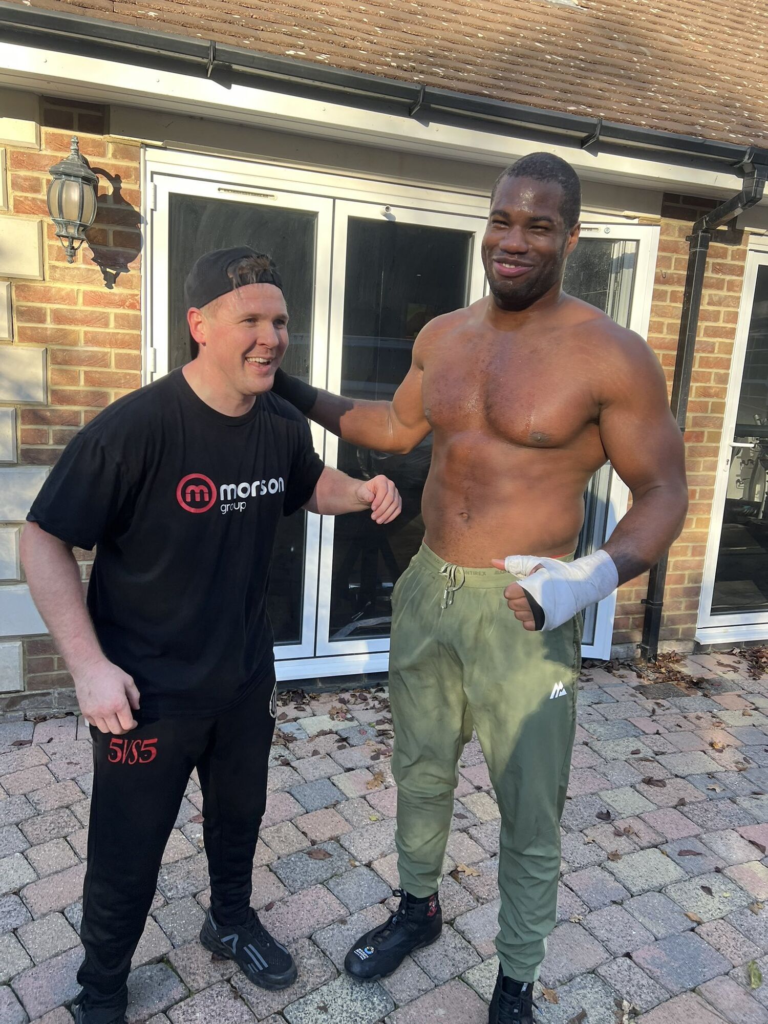 Тренер Дюбуа подал в отставку после поражения от Усика