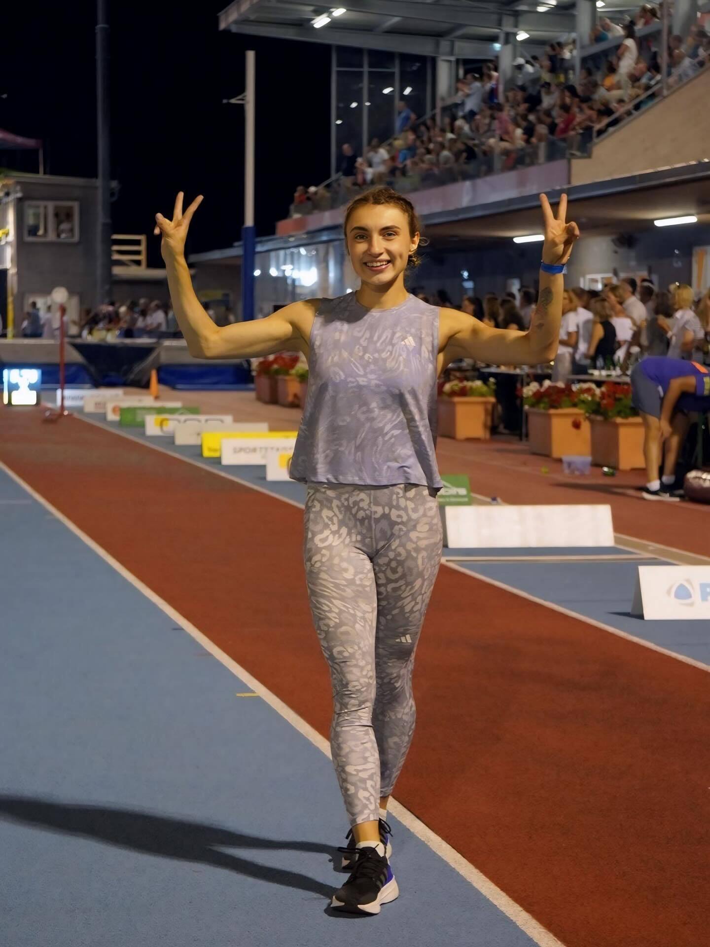Який вигляд має 24-річна українська красуня-легкоатлетка, яка сенсаційно виборола "золото" Континентального туру в Єрусалимі. Фото