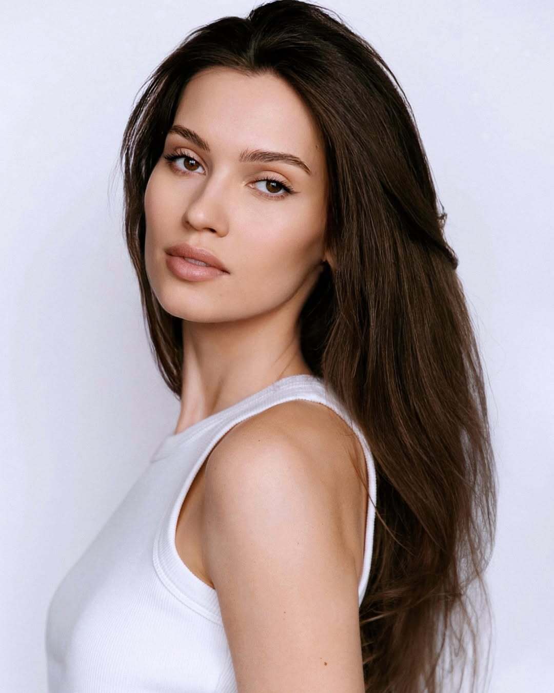 Лось влетів у лобове скло: "Міс Росія Всесвіт" загинула в ДТП, але про це згадали лише через місяць. Фото