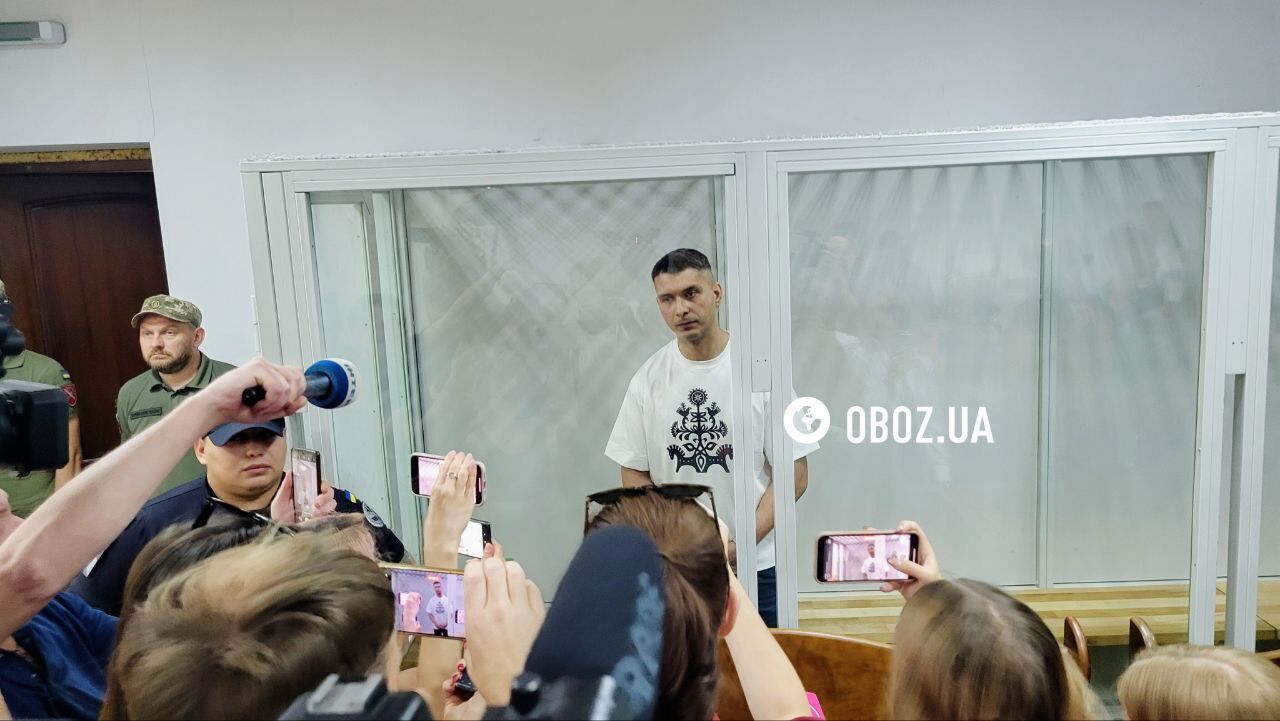 Убийство подростка на фуникулере в Киеве: подозреваемый поссорился с матерью парня во время заседания по избранию меры пресечения. Фото и видео