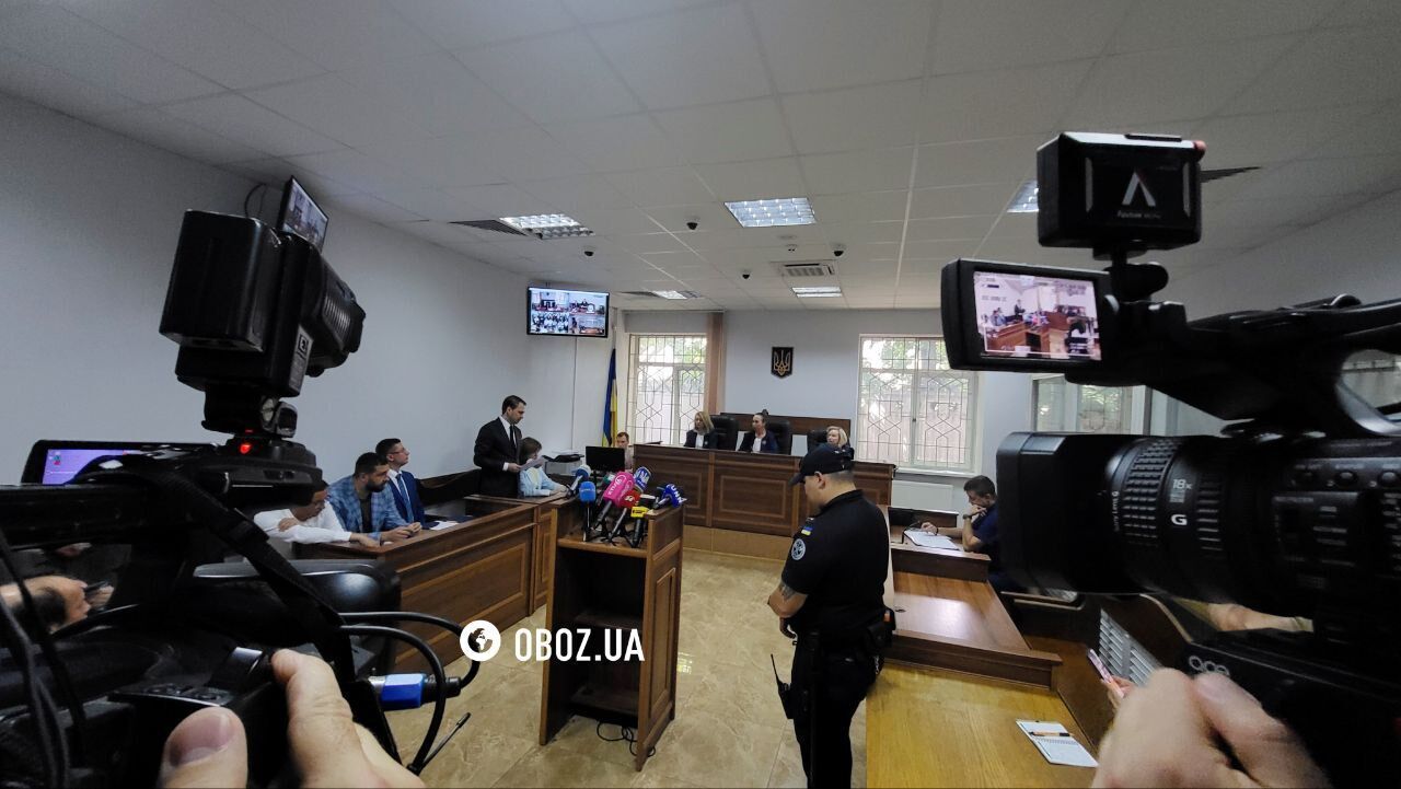 Убийство подростка на фуникулере в Киеве: подозреваемый поссорился с матерью парня во время заседания по избранию меры пресечения. Фото и видео