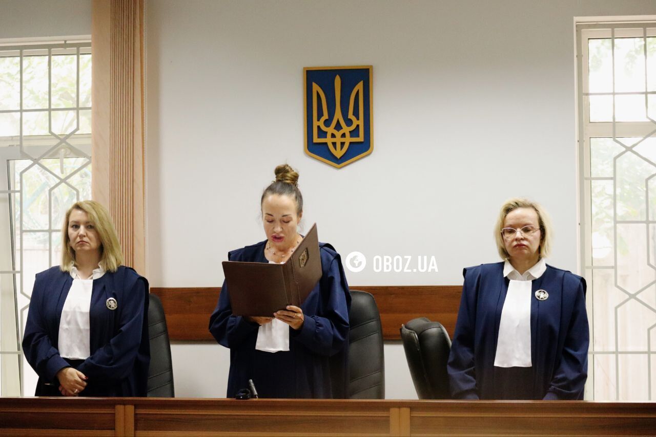 Убийство подростка на фуникулере в Киеве: подозреваемый поссорился с матерью парня во время заседания по избранию меры пресечения. Фото и видео