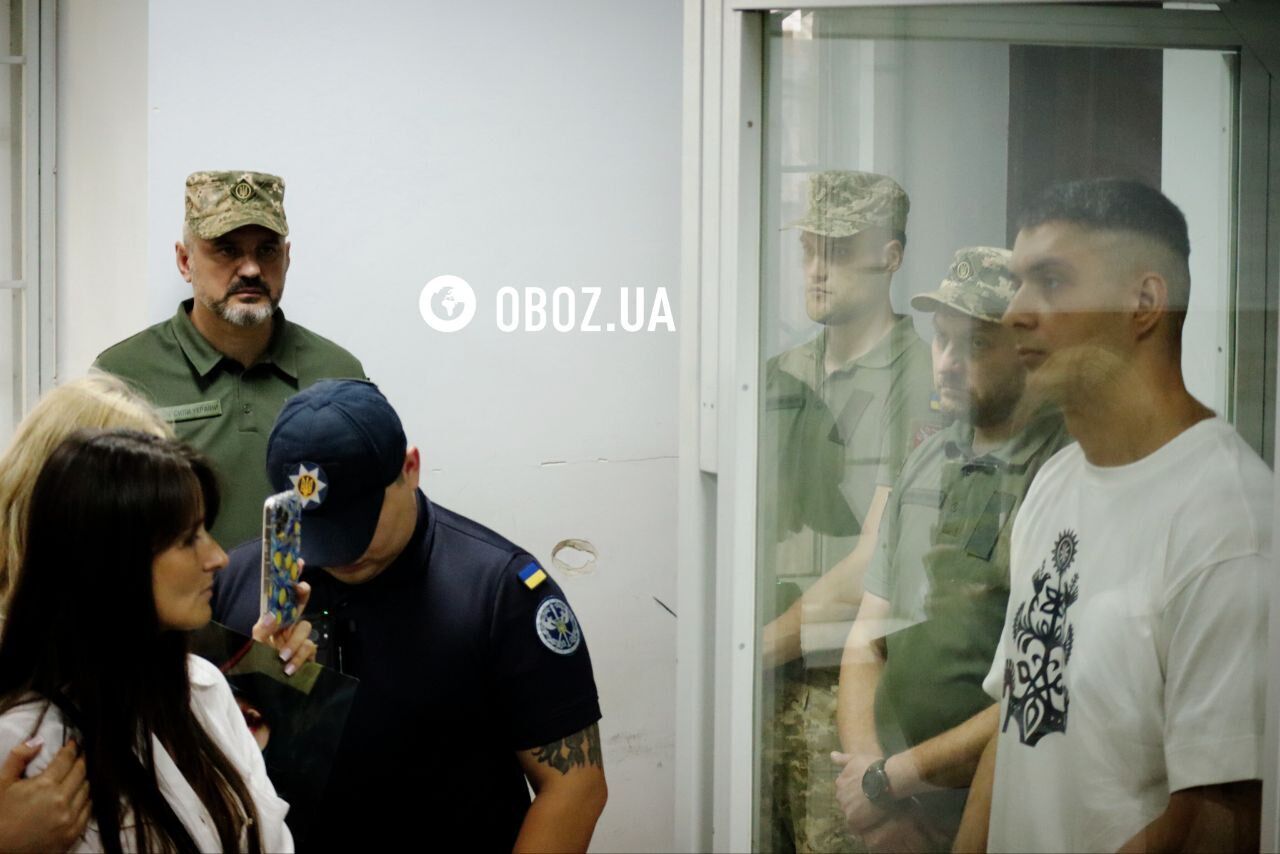 Убийство подростка на фуникулере в Киеве: подозреваемый поссорился с матерью парня во время заседания по избранию меры пресечения. Фото и видео